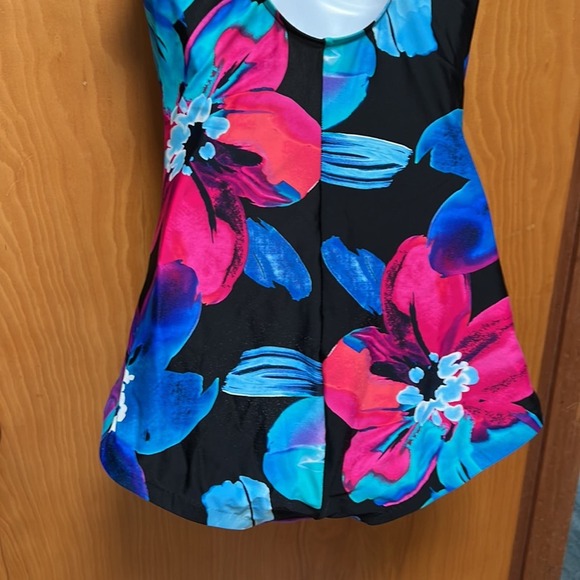 Maxine of Hollywood Sweetheart Swimsuit Size 12 - Picture 6 of 9